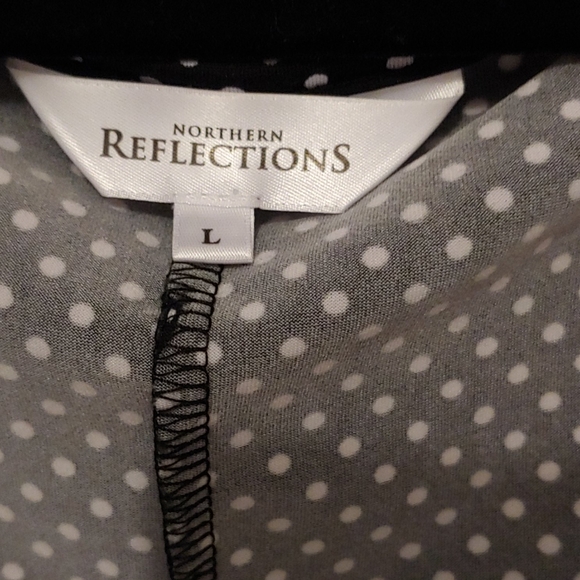Trendy ruffled polka dot sleeveless top - Picture 2 of 3